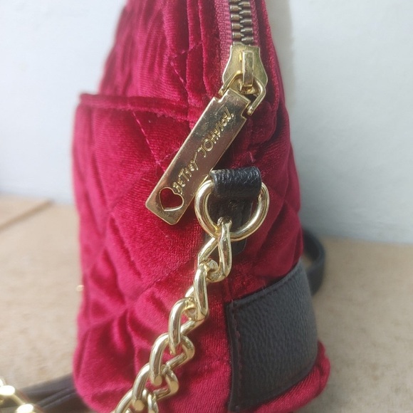 Betsey Johnson Santa suit crossbody - Picture 3 of 12